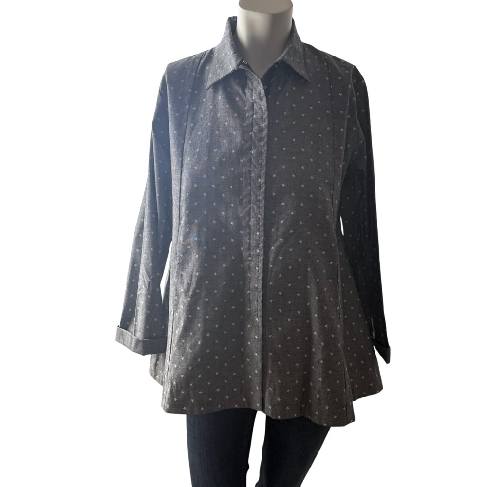 VITAMIN Star Printed Snap Button Closure Gray White Collared Blouse Womens Small